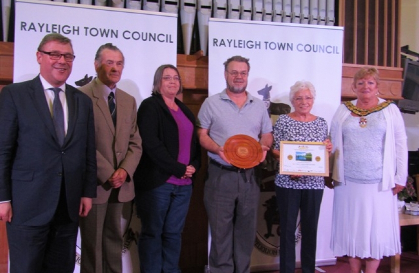 Mark Francois presenting the gold award to the team from Holy Trinity Church at this year’s Rayleigh in Bloom awards.