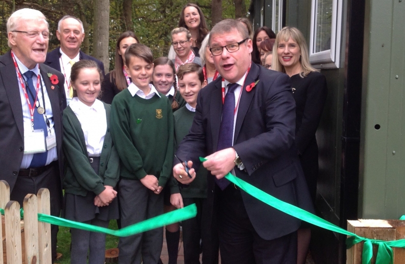 Rayleigh and Wickford MP Mark Francois cutting the ribbon to open the new “Jelly Beans” pre-school at Hockley Primary School.