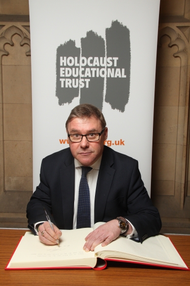 Rayleigh and Wickford MP Mark Francois signing the Holocaust Education Trust’s Book of Commitment. 